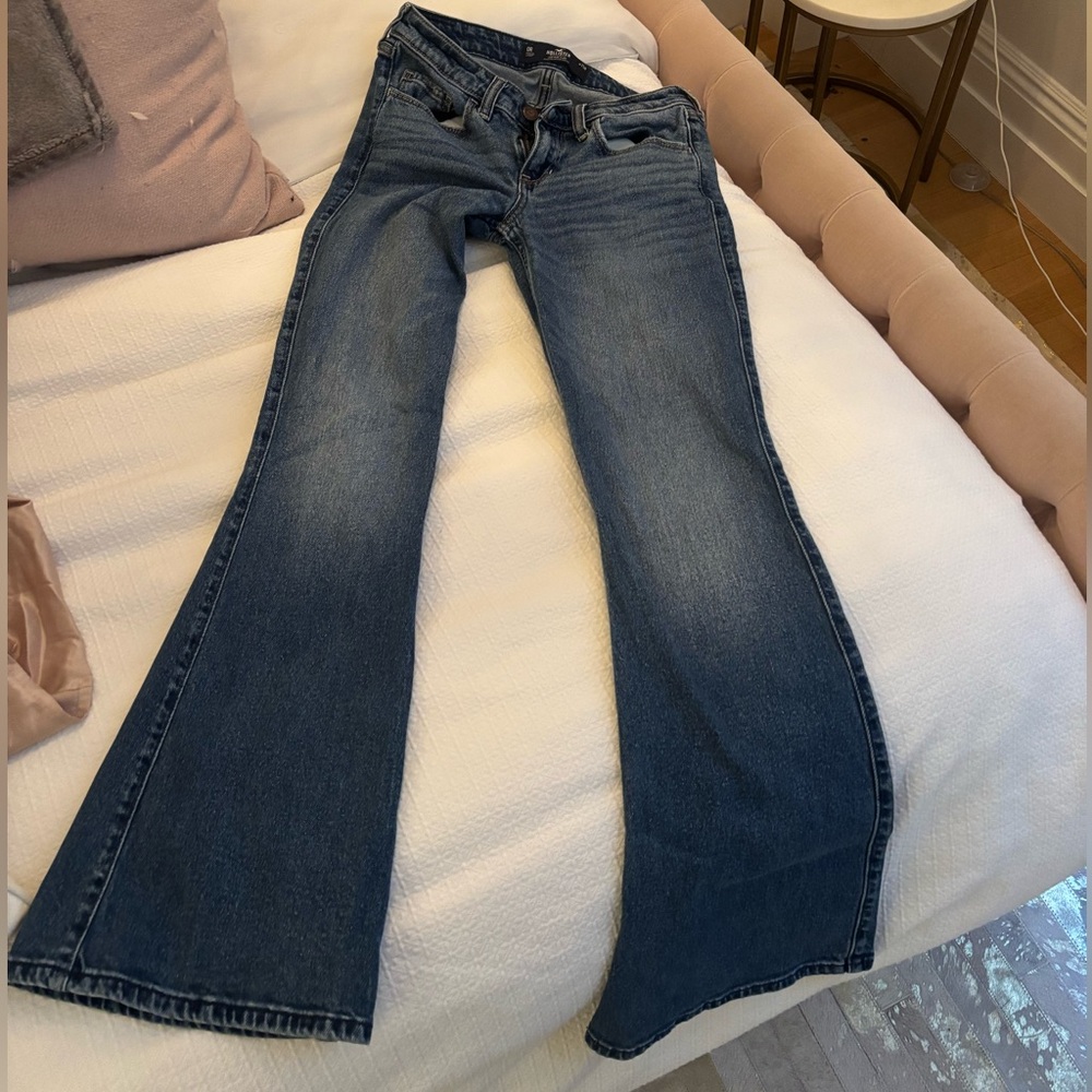 Low Rise Flare Jeans Hollister